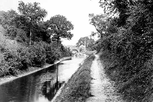 1904 view of canal approaching Blue House Bridge